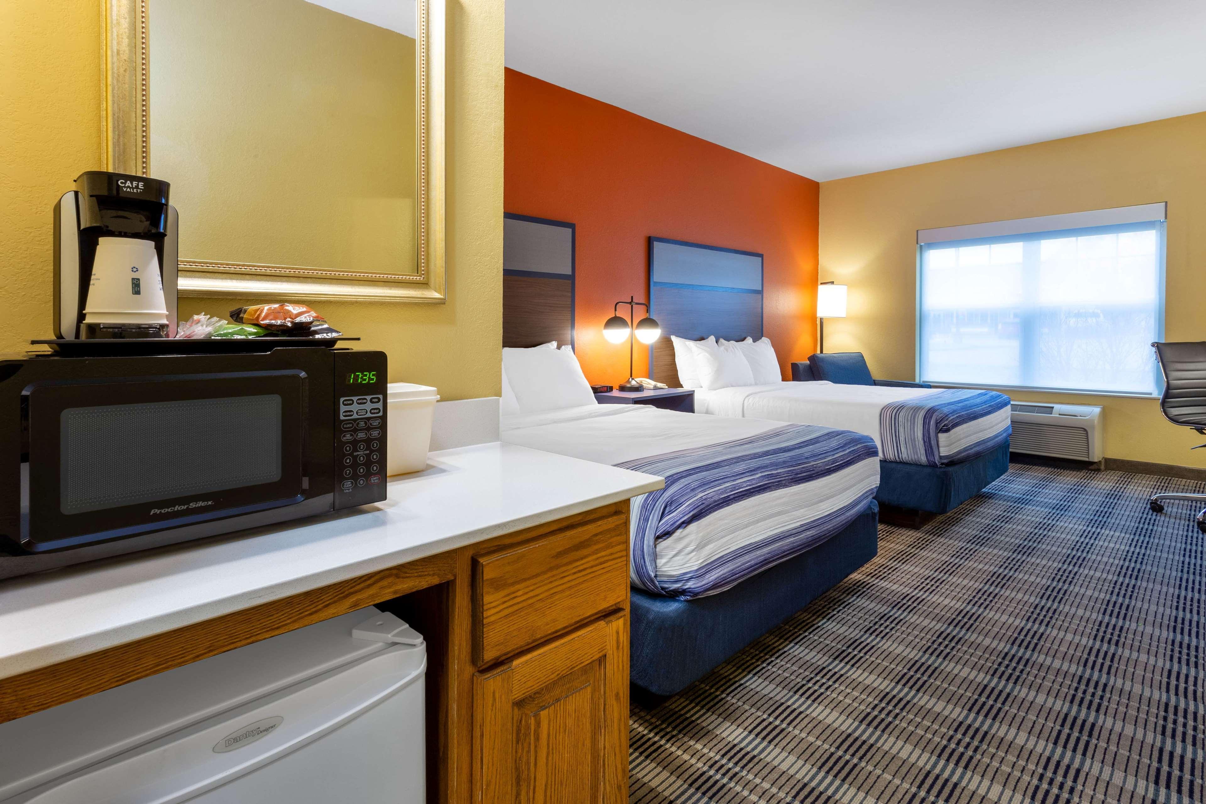 Americinn By Wyndham Fulton Clinton Экстерьер фото