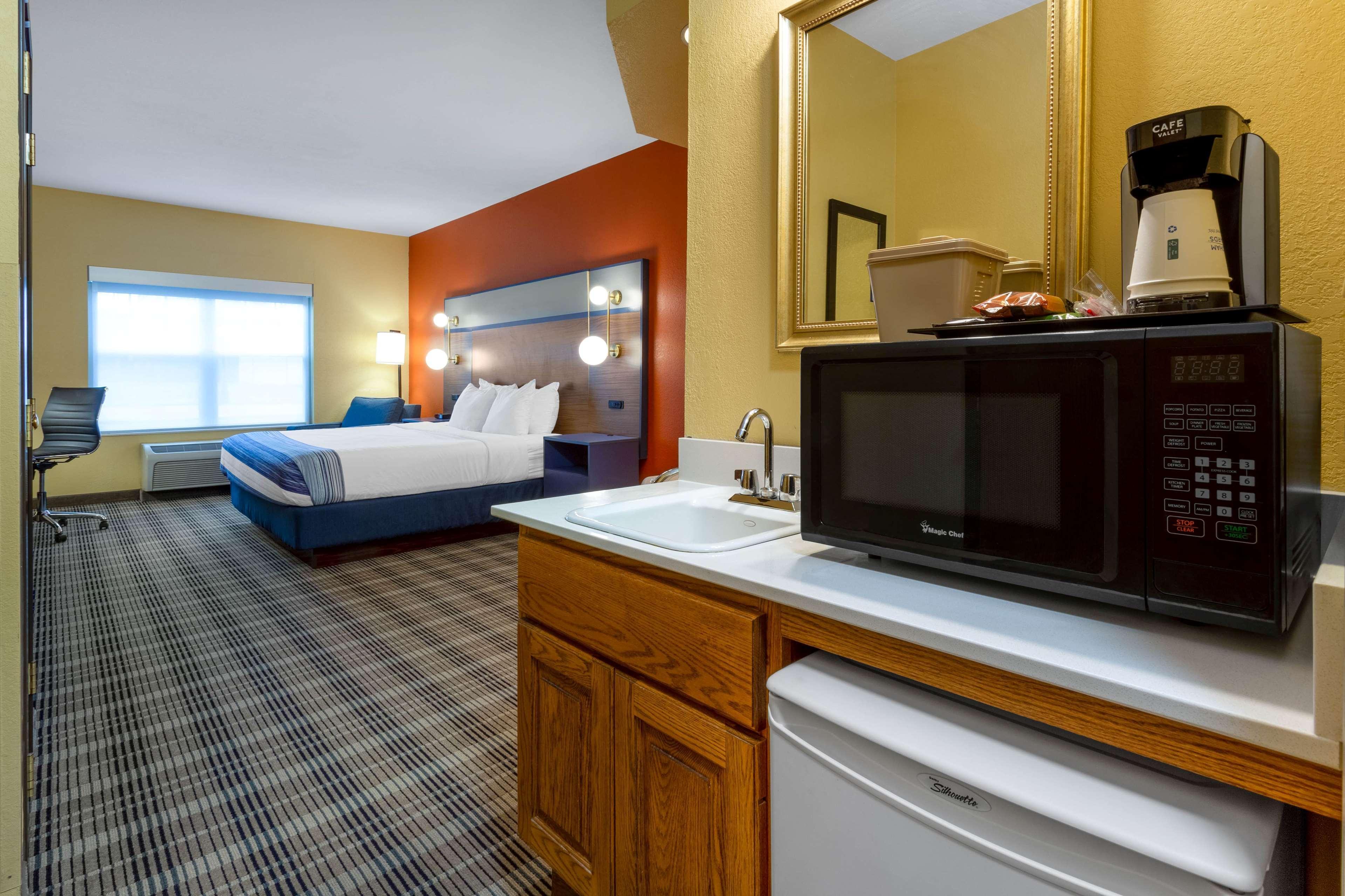 Americinn By Wyndham Fulton Clinton Экстерьер фото