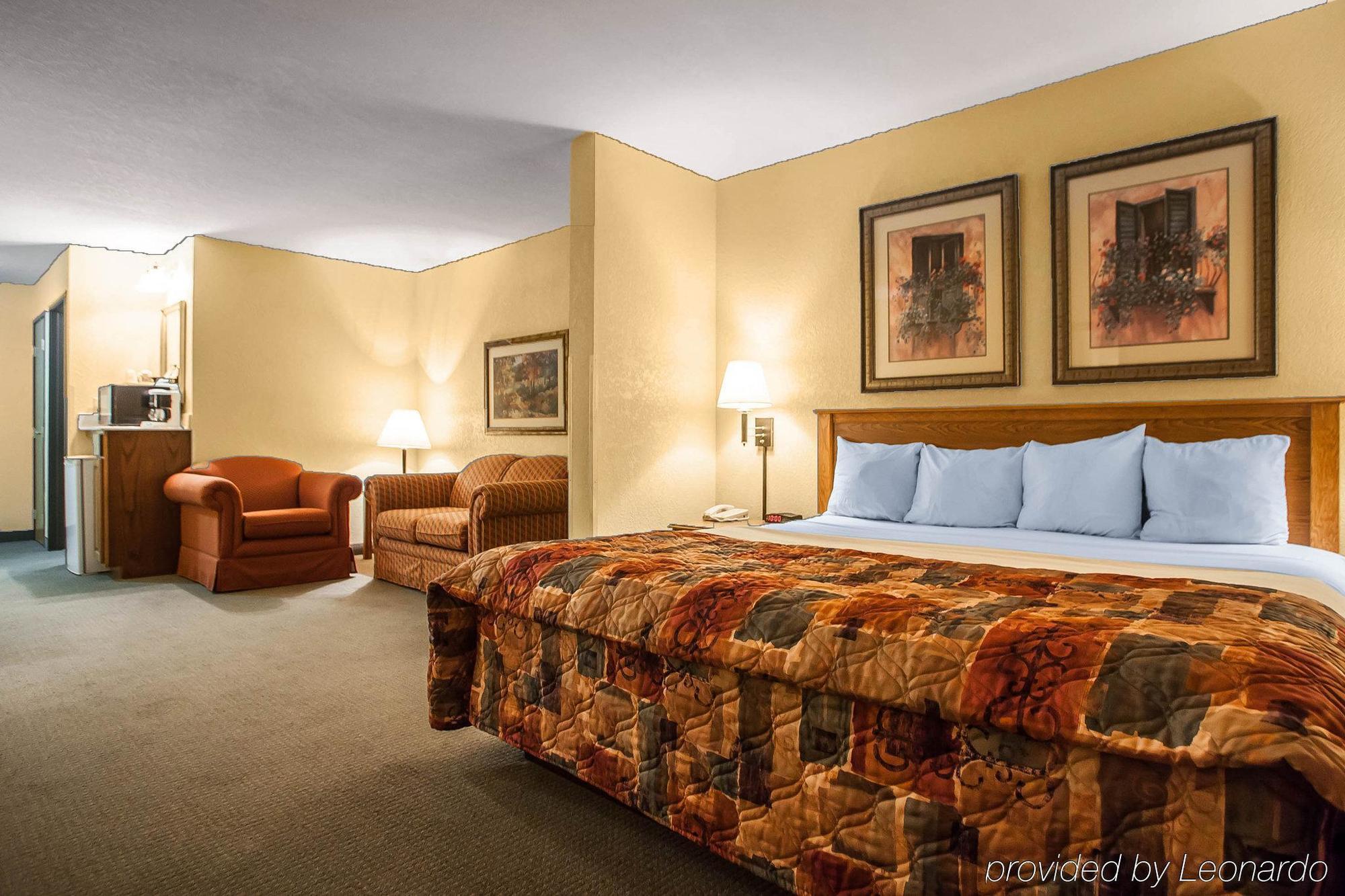 Americinn By Wyndham Fulton Clinton Экстерьер фото