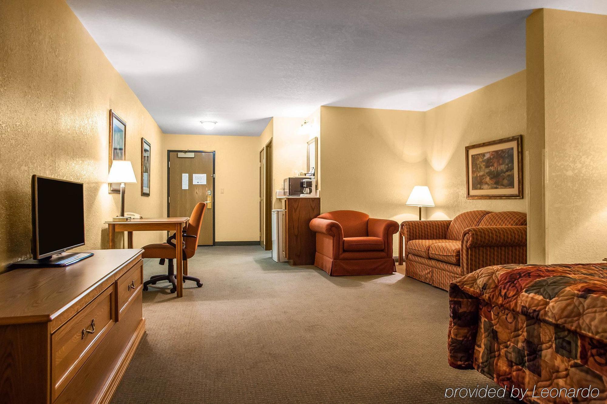 Americinn By Wyndham Fulton Clinton Экстерьер фото